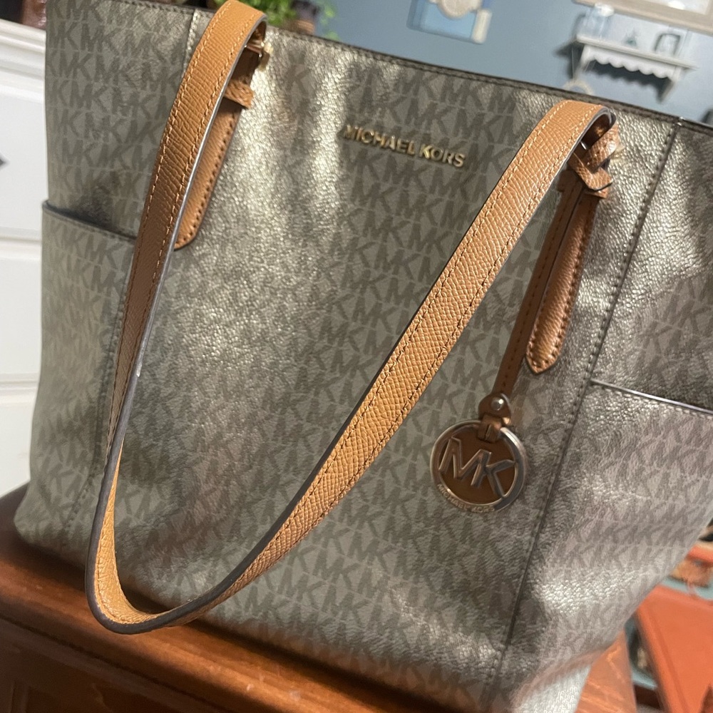 Authentic Michael Kors, large purse, golden brown